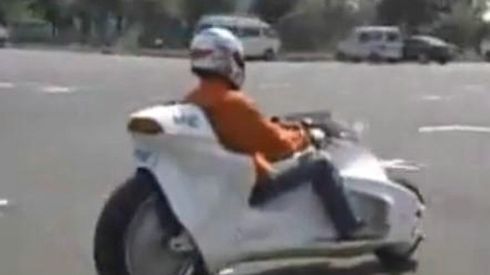 Stylowy, szybki i elektryczny japoński motocykl (wideo) 1