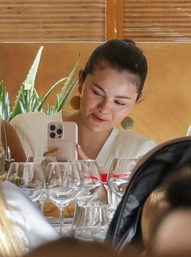 Selena Gomez "przyłapana" w Cannes 