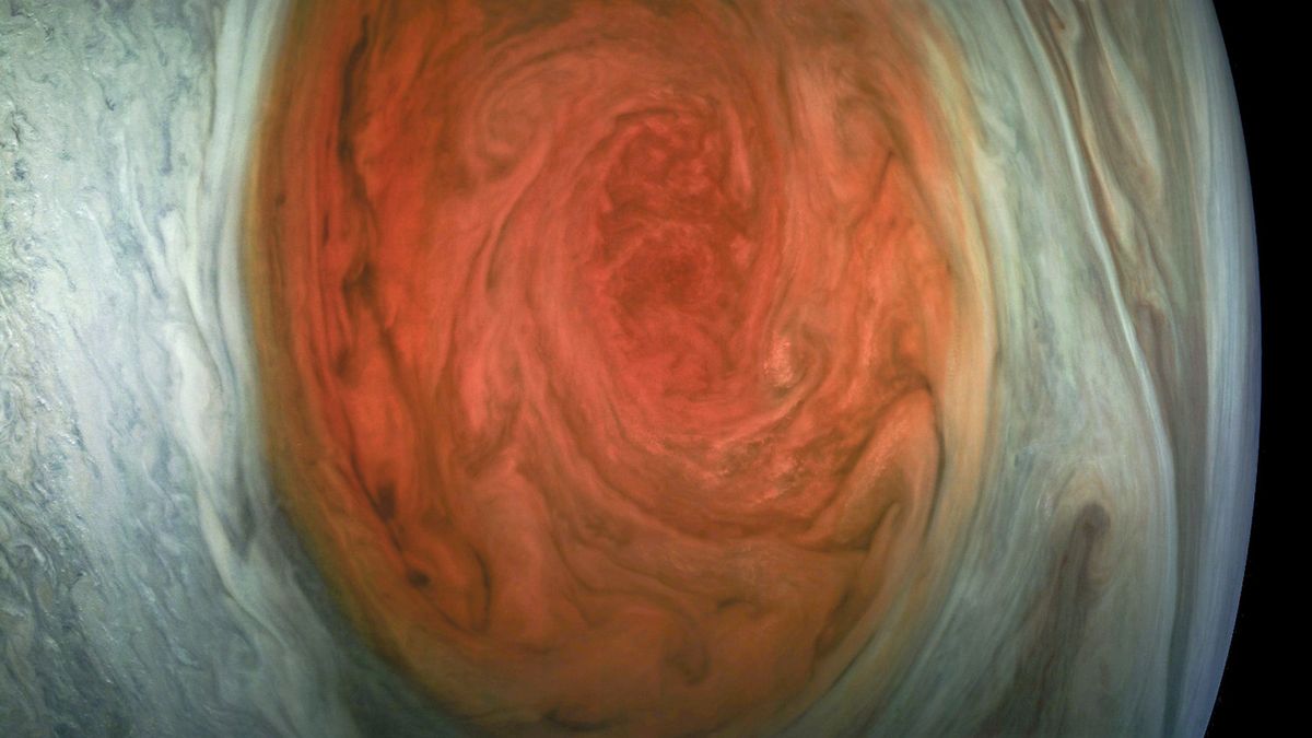 NASA pokazuje niezwykłe zdjęcie Jowisza. Wielka Czerwona Plama zachwyca! 1