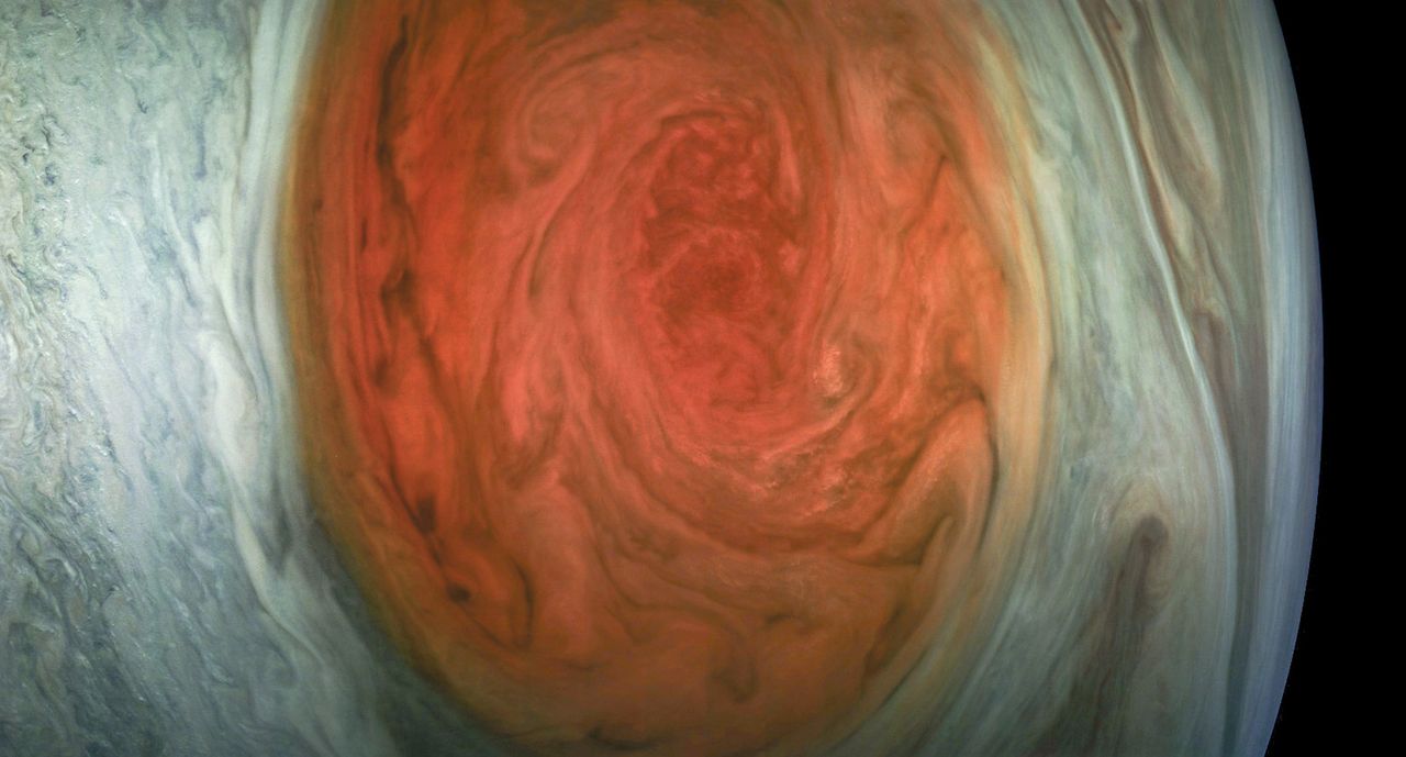 NASA pokazuje niezwykłe zdjęcie Jowisza. Wielka Czerwona Plama zachwyca!