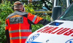 Śląskie. Napad na ratownika medycznego. Pomagał kobiecie, wtedy zjawił się napastnik