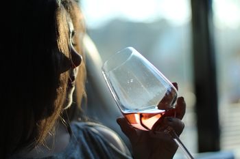 Dietetyczka onkologiczna wskazuje dwa produkty. Mogą zwiększać ryzyko raka