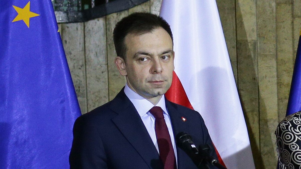 Katowice, 01.03.2024. Minister przemysłu Marzena Czarnecka (C), minister aktywów państwowych Borys Budka (P) oraz minister finansów Andrzej Domański (L) podczas briefingu prasowego z okazji inauguracji Ministerstwa Przemysłu, 1 bm. w siedzibie MP przy ul. Powstańców w Katowicach. (jm) PAP/Jarek Praszkiewicz