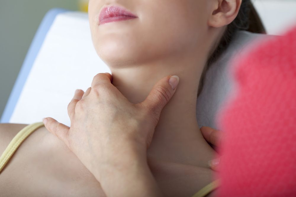 Zapalenie tarczycy - podział, przewlekłe, wirusowe, bakteryjne, choroba Riedla