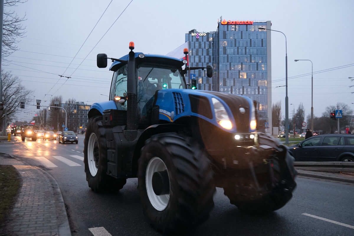 Spontaniczny przejazd rolników do centrum Lublina