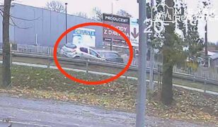 82-latek jechał pod prąd. Zderzył się czołowo z drugim autem. Trzy osoby ranne