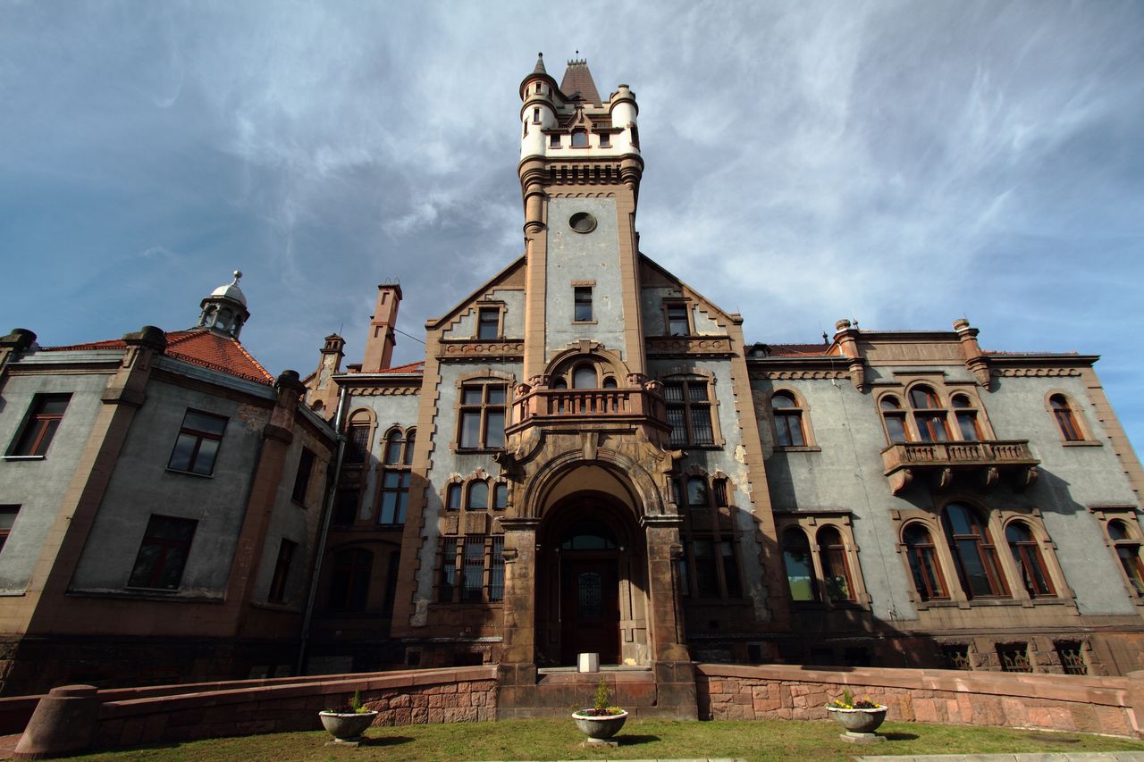 Sosnowiec: W tym zabytkowym pałacu była siedziba sądu. Teraz dawna rezydencja Schoena stanie się miejscem kultury