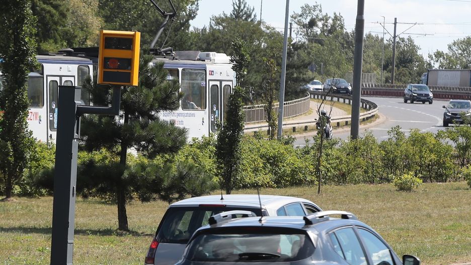 Według danych Głównego Inspektoratu Transportu Drogowego w ubiegłym roku w województwie zachodniopomorskim 23 fotoradary zarejestrowały 20 884 przekroczenia dozwolonej prędkości. To był udany rok dla urządzenia, które stoi przy Basenie Górniczym w Szczecinie, tuż przed Mostem Pionierów