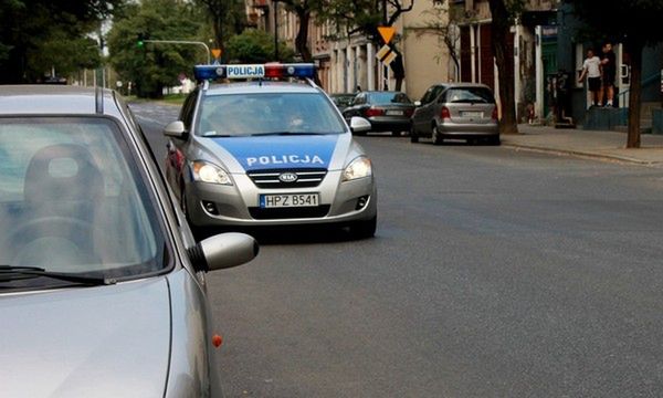 Pijany kierowca spowodował kolizję. Policjanci zatrzymali go po pościgu