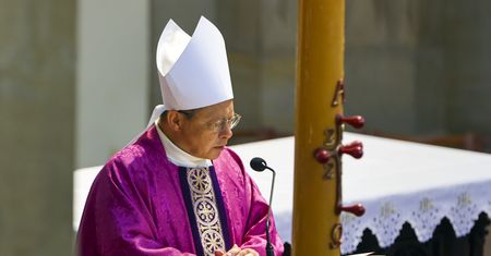 Ksiądz specjalnie nie przyszedł do 89-latka. Reakcja arcybiskupa
