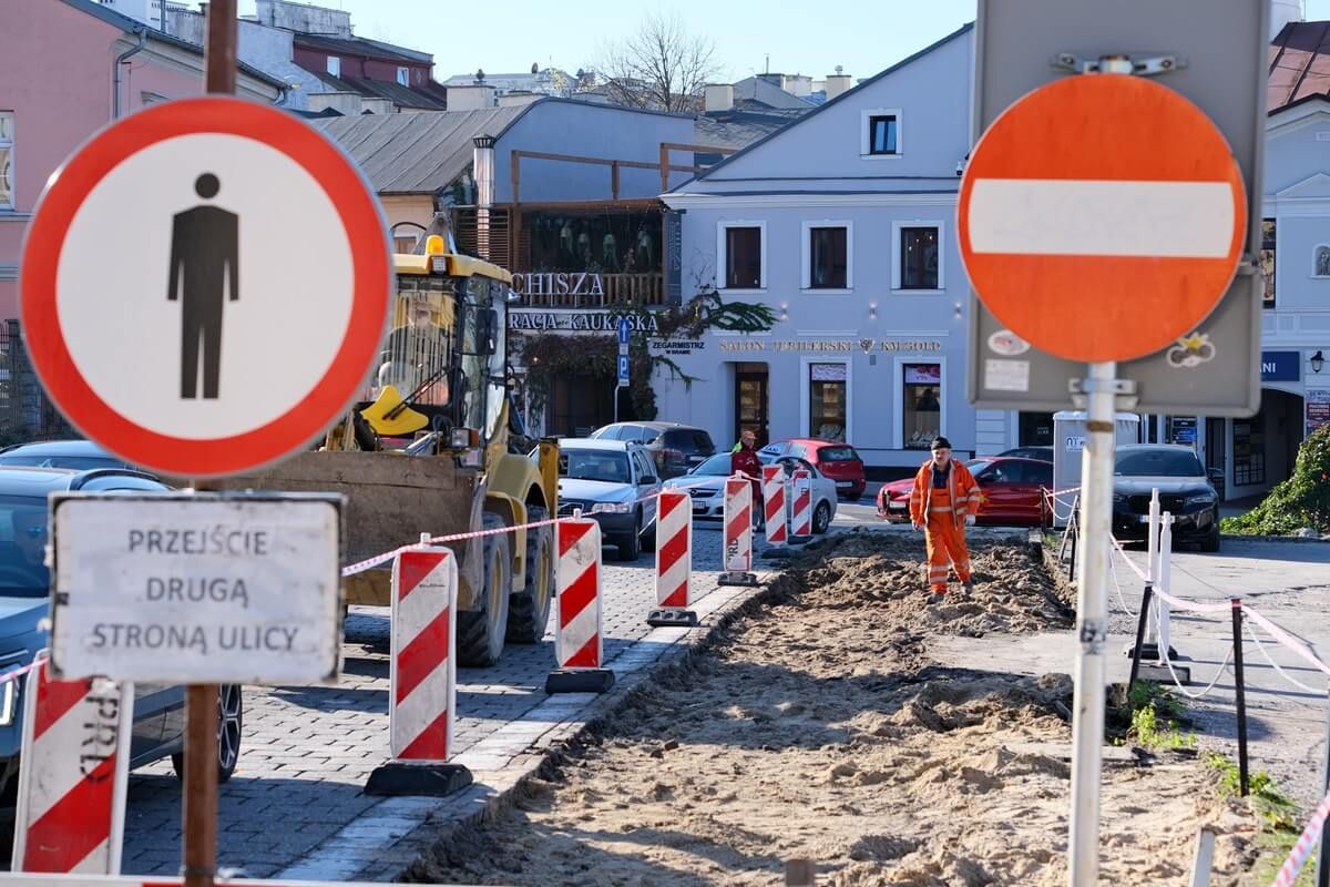 Zniszczona ulica w centrum Lublina zyska nową, równą nawierzchnię. Koszt prac to około ćwierć miliona złotych