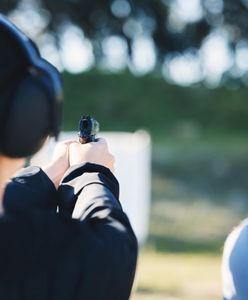 Mieszkają obok strzelnicy, mają dość. "Nie możemy otworzyć okna"