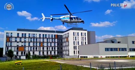Niezwykła akcja policjantów z Poznania. Piloci helikoptera przewieźli serce z województwa zachodniopomorskiego do Wrocławia.