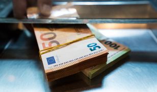 Fałszywe banknoty. Oszukali obcokrajowca na 300 tys. euro