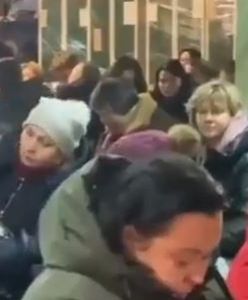 Wzruszająca scena ze schronu w Czerkasach. Odśpiewano ukraiński hymn