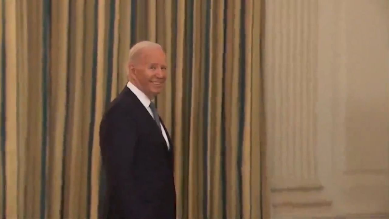 Joe Biden did not respond to the journalist's question.