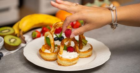 Koszyczki owocowe wypełnij tak, jak lubisz. To jedne z najbardziej uroczych deserów