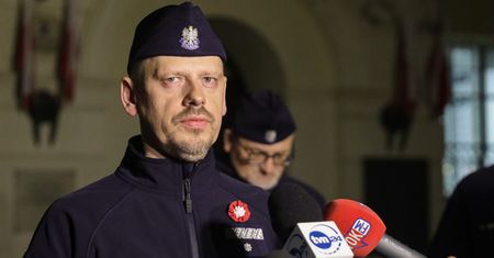 Auto z szefem policji dachowało. Policjant ukarany