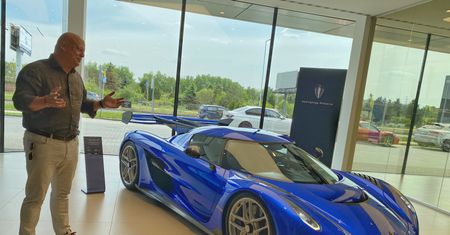 1622-konne hiperauto w Katowicach. Zaprezentował je legendarny założyciel marki