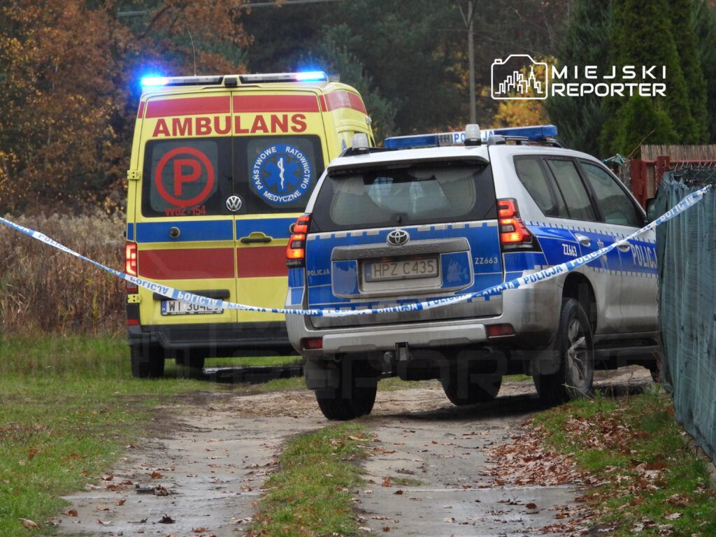 Chrzęsne: Tragedia na posesji. Zwłoki kobiety w szambie. Obok stało 7-letnie dziecko