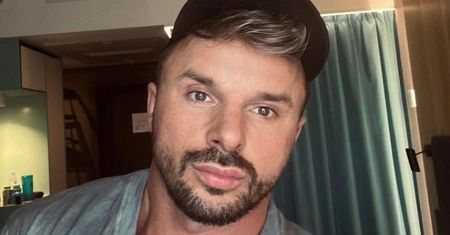 Qczaj publikuje zdjęcie mamy ze szpitala, prosząc internautów o modlitwę: "Moja mama ma nowotwór"