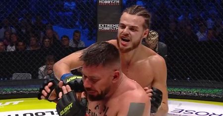 Czarujący debiut na Clout MMA! Szalony Reporter kompletnie rozbity