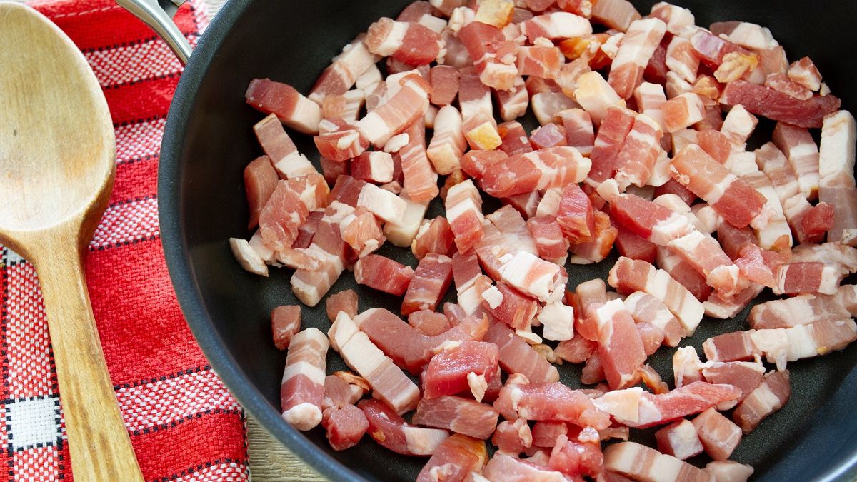 Jak prawidłowo smażyć boczek?