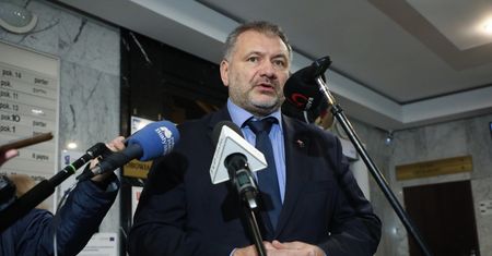Żurek dla Reutersa: Budapesztowi do bliżej Moskwy niż Brukseli