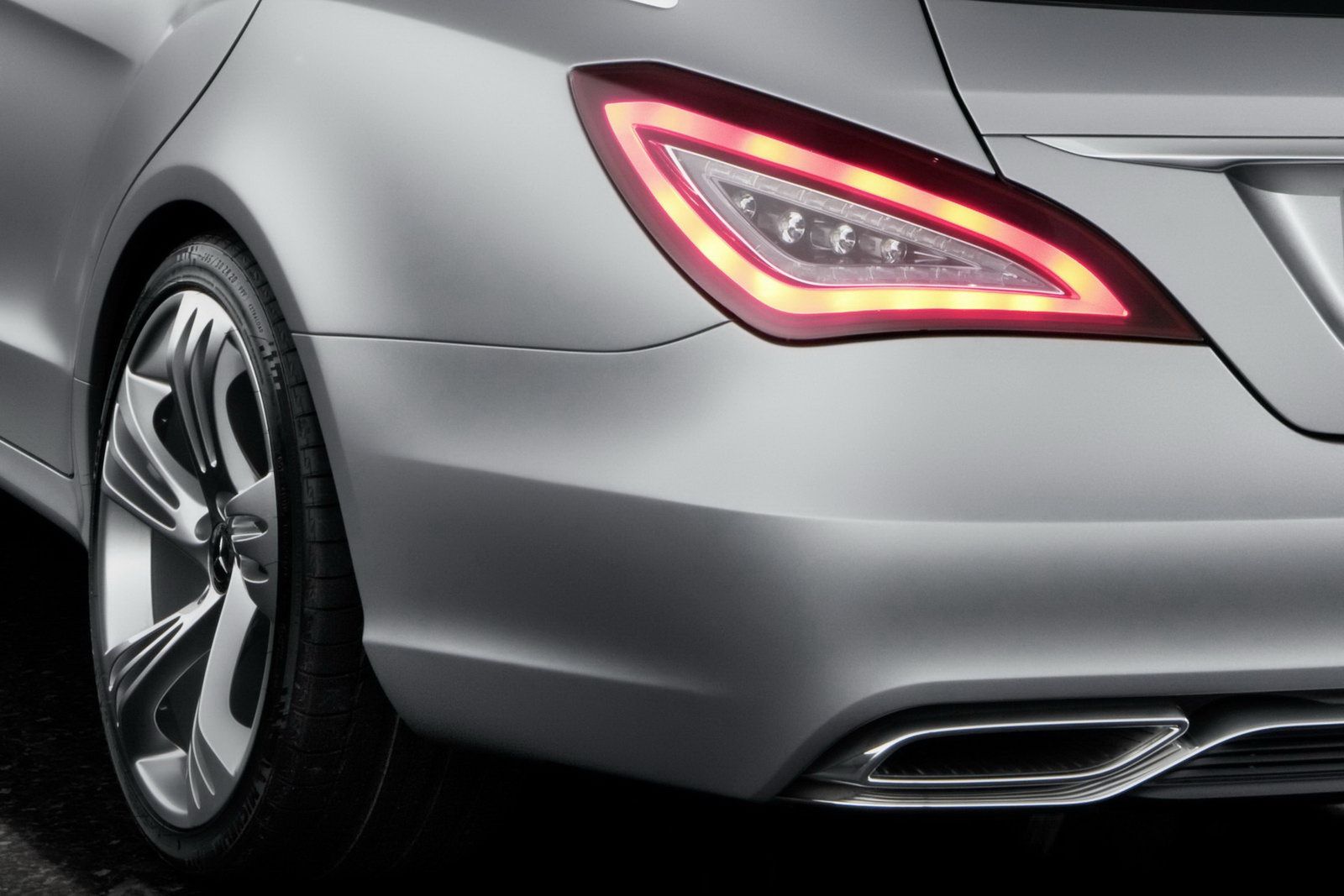 Mercedes-Benz-CLS-Shooting-Break-13