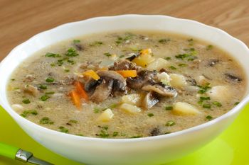 U sąsiadki jadłam "kiszoną grzybową" i była pyszna. Ten przepis na zupę jest w jej rodzinie od lat