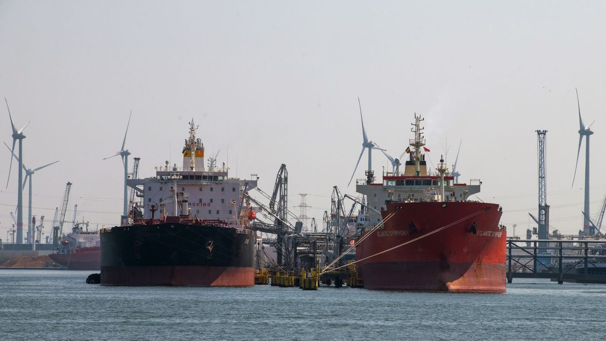 Europa zamawia więcej oleju napędowego. Tankowce płyną z Azji. Zdjęcie ilustracyjne