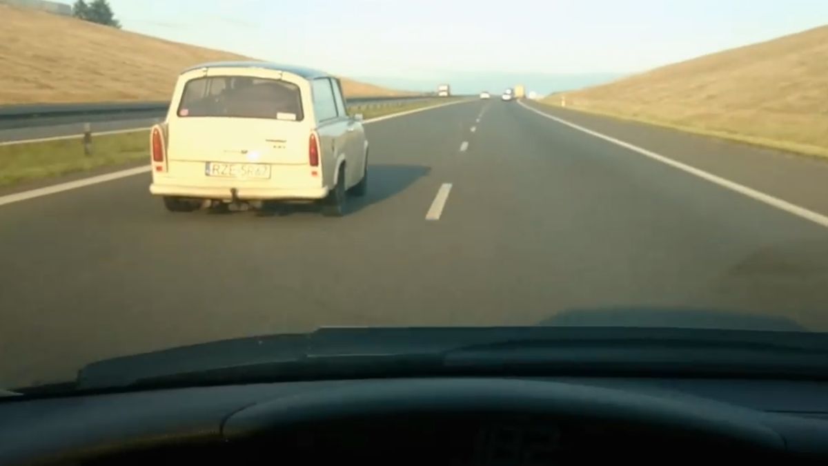 Trabant wyprzedza Civica jadącego 180 km/h 1