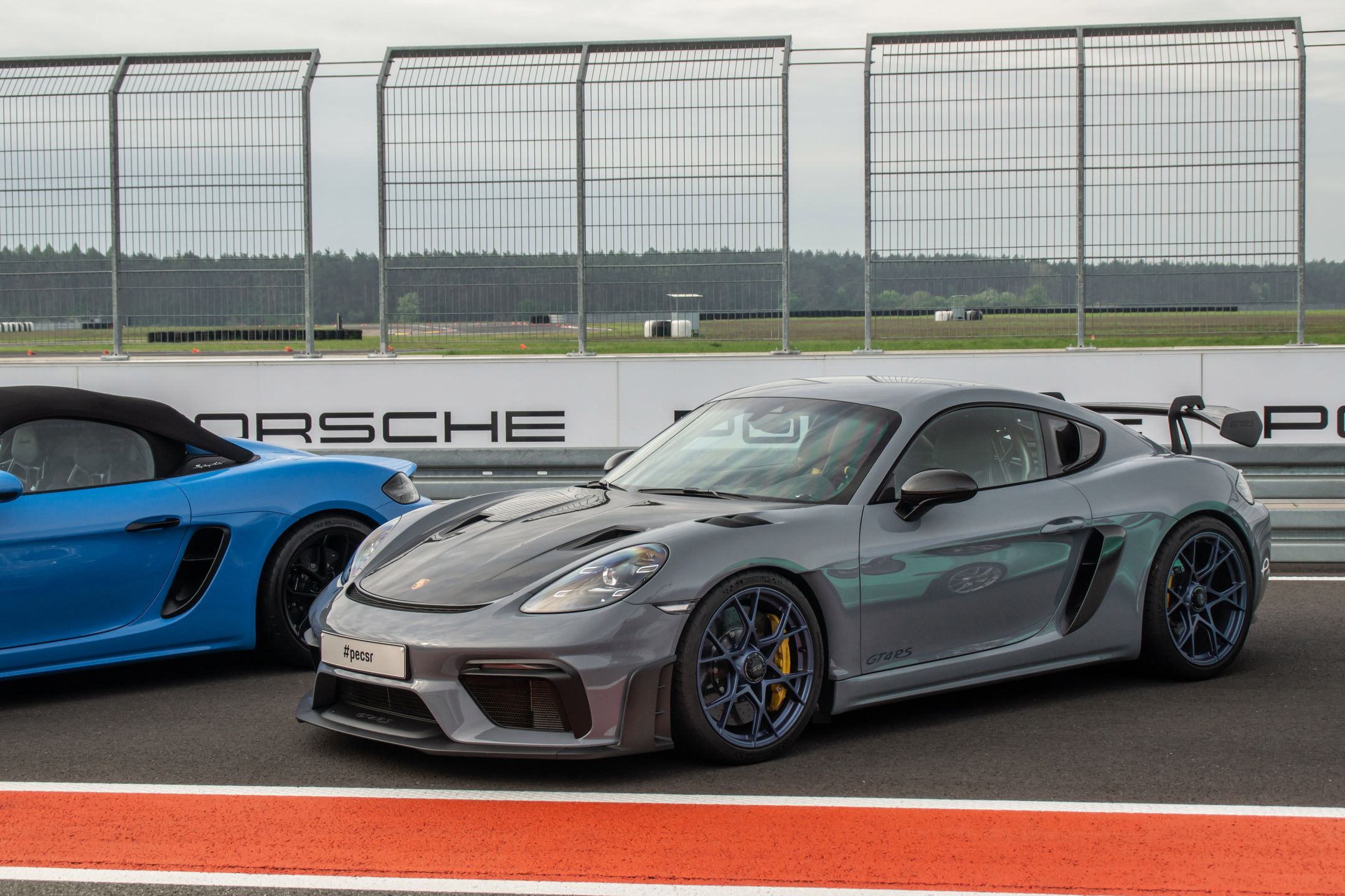 Porsche 718 Cayman GT4 RS