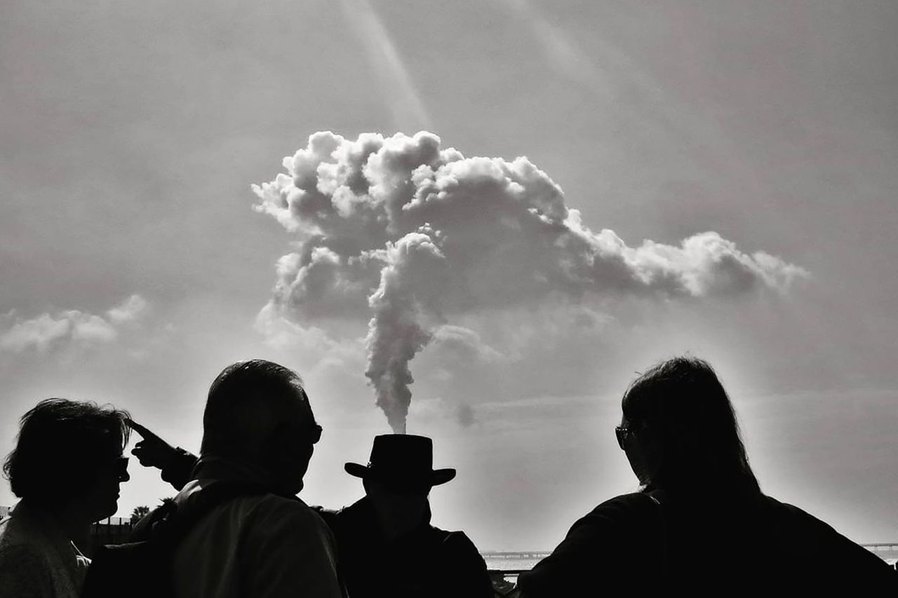 Doskonałe zdjęcia prosto z Grecji. Ten fotograf czuje się na ulicy jak ryba w wodzie