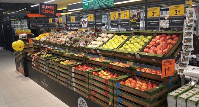 Biedronka przegrała w sądzie. Zapłaci miliony za błędne oznaczanie, skąd są warzywa i owoce