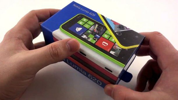 Kto pyta, nie błądzi: Nokia Lumia 620 [unboxing] 1
