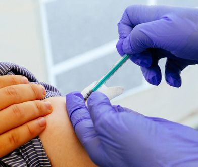 Warszawa pierwsza wśród dużych miast w Polsce. Zaszczepionych 67 proc. mieszkańców