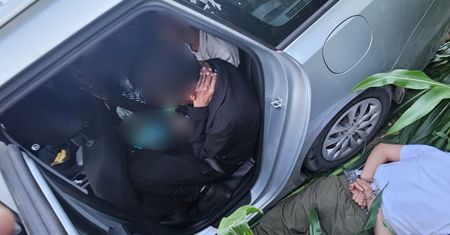 Pościg za 19-latkiem. W aucie przewoził sześciu nielegalnych migrantów