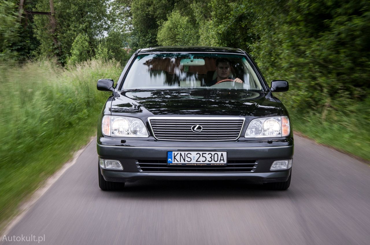 Lexus LS400 LWB (1998) (fot. Mateusz Żuchowski)