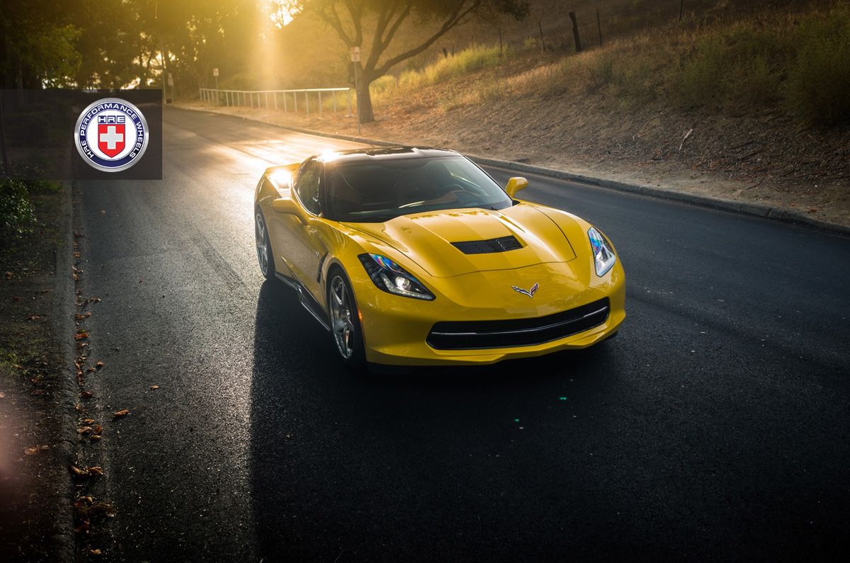 Chevrolet Corvette C7 Stingray na felgach HRE [galeria zdjęć]