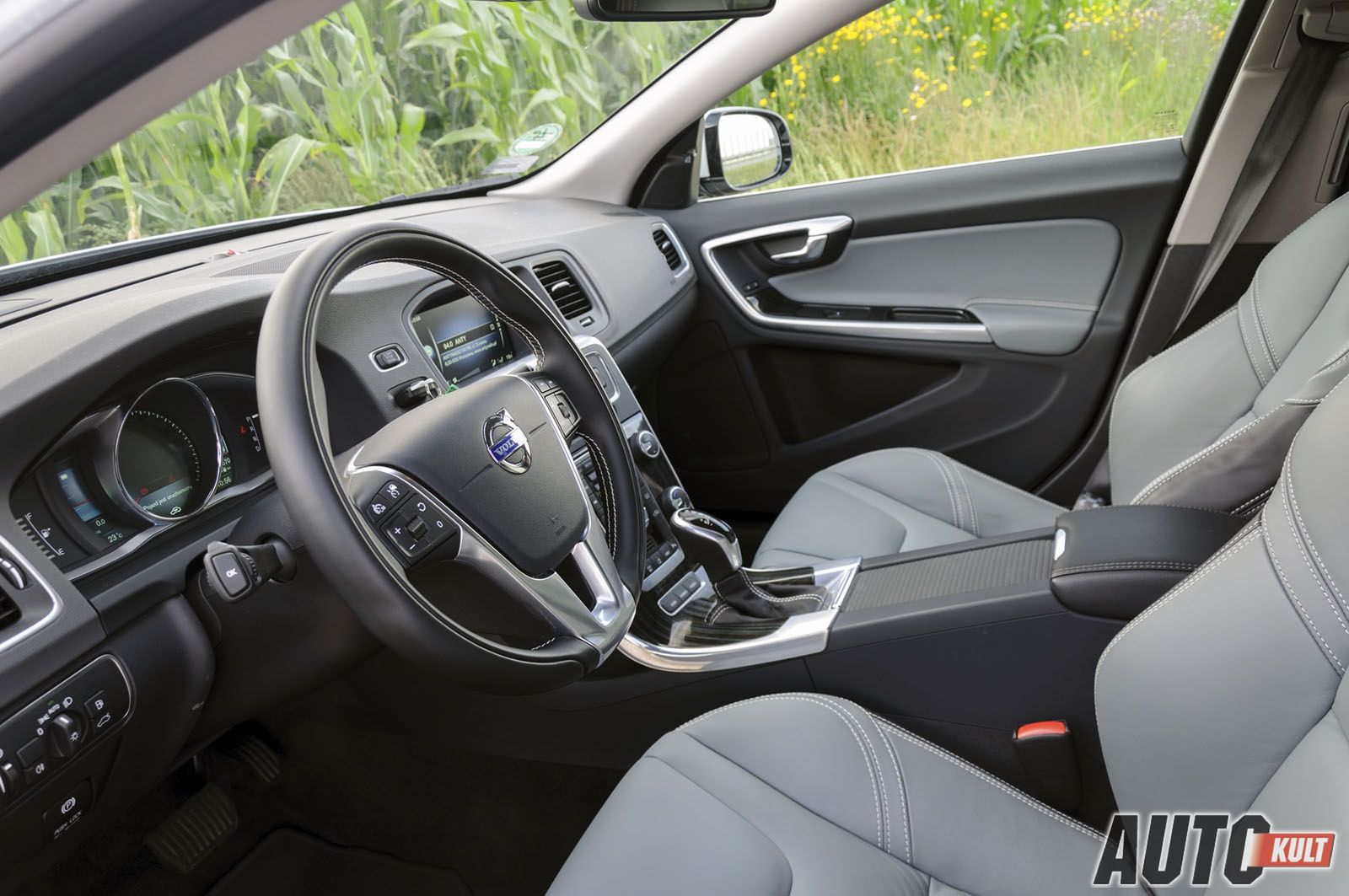 Volvo V60 Plug-In Hybrid - test [galeria zdjęć] 11