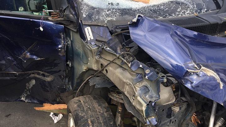 Tak rozbite auto, a w środku fotelik dla dziecka. Zobacz, jak wygląda.