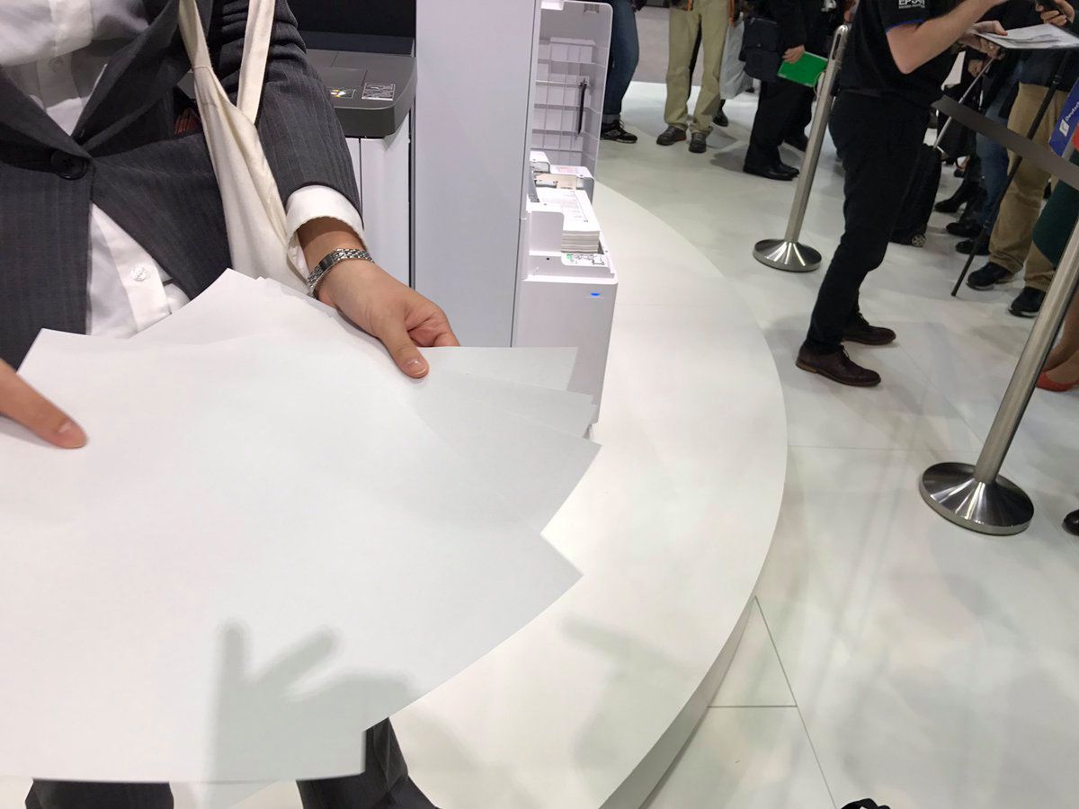 Epson PaperLab: biurowe urządzenie do wydajnego recyklingu papieru 3
