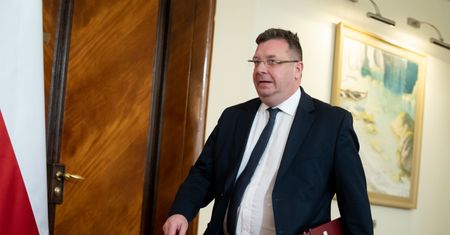 Były minister przyłapany. Nieodpowiedzialne zachowanie na drodze