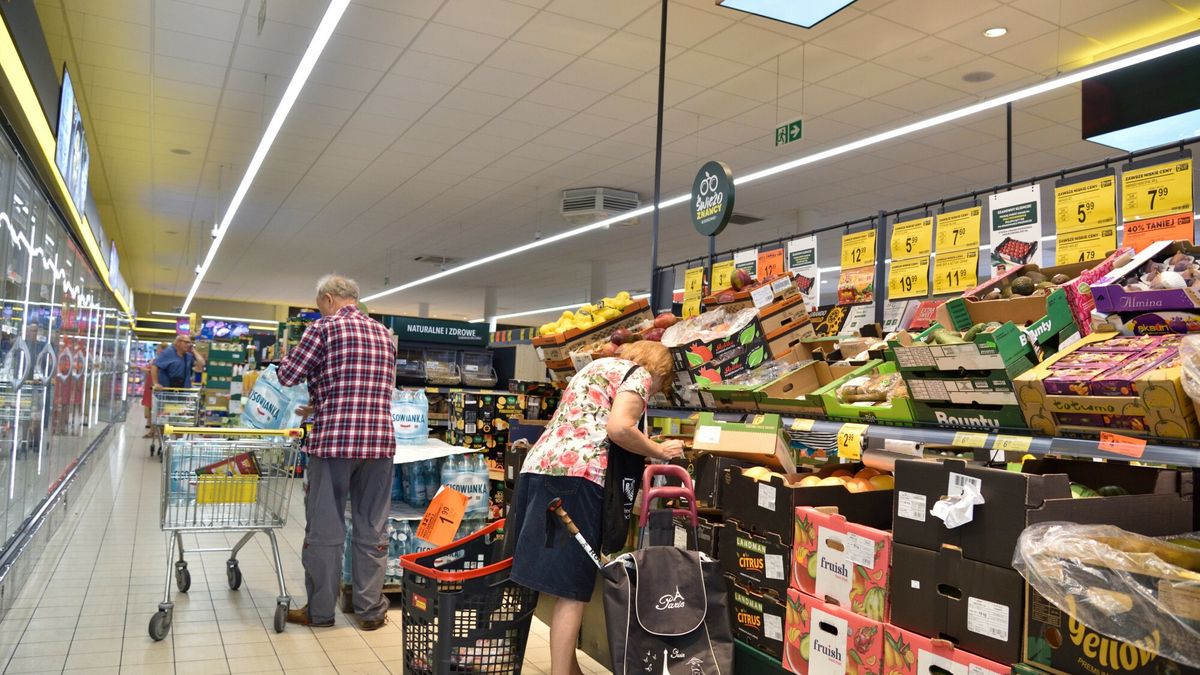 Wróci handel w niedziele? Opozycja będzie chciała to wprowadzić 