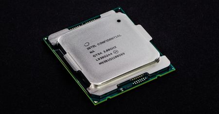 "Nowy" mocarz Intela - testujemy 18-rdzeniowy procesor Core i9-10980XE