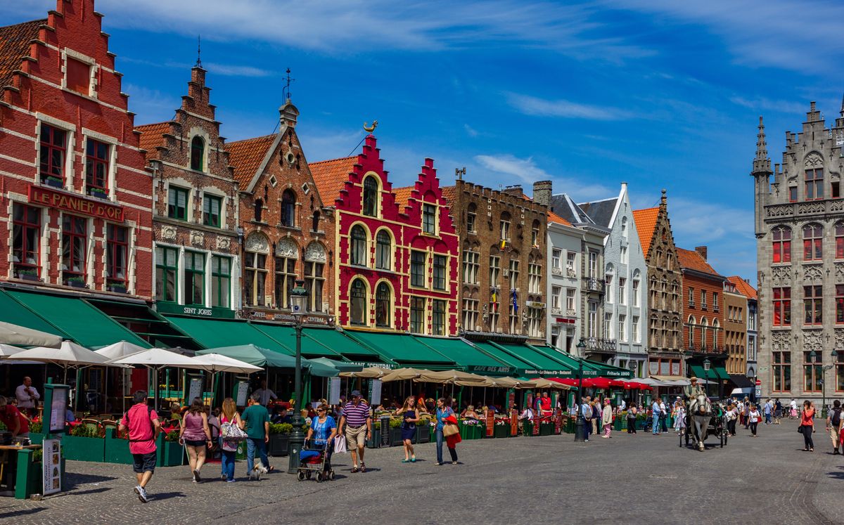 Brugia przyciąga miliony turystów. uważa się, że może być zamiennikiem Amsterdamu