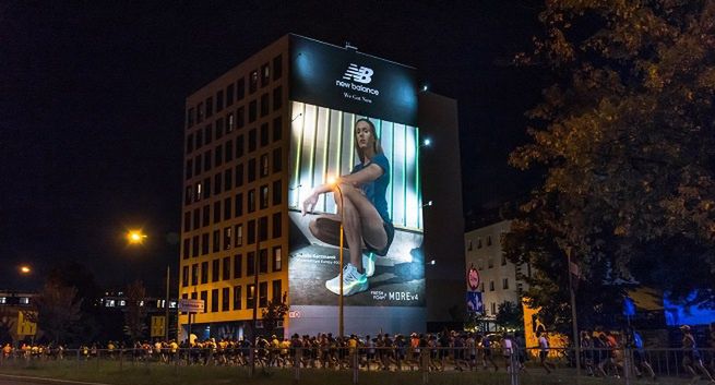 Mistrzyni olimpijska Natalia Kaczmarek na muralu We Got Now New Balance