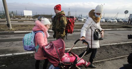 Ewakuacja Donbasu. "Dzieci od prawie dwóch dni bez jedzenia i snu"