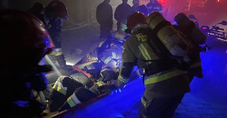 Wałbrzych. Strażacy trenowali w tunelu. Ćwiczenia na budowie S3